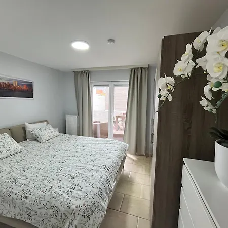 'broker' - Amazing 2 Bedroom Near The Beach *